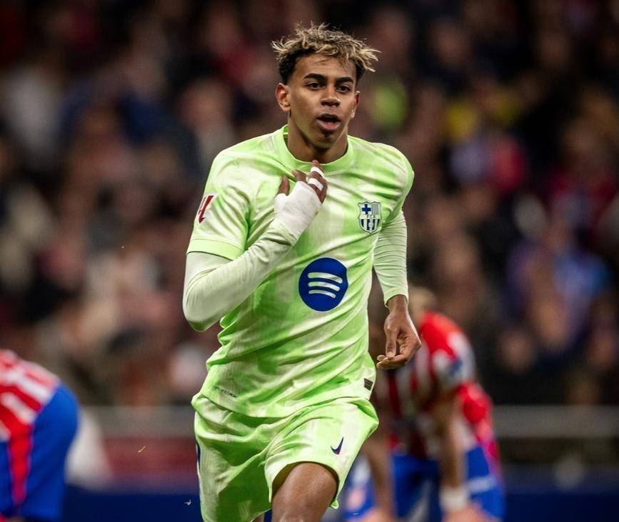 凌晨3点欧冠打响西甲内战：亚马尔冲击4连斩 2人，反戈巴萨